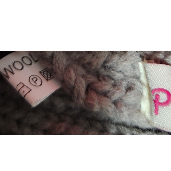 PINK Victoria\'s‎ Secret 100% WOOL Beanie - REMOVABLE Pom Pom - Grey Thick Knit